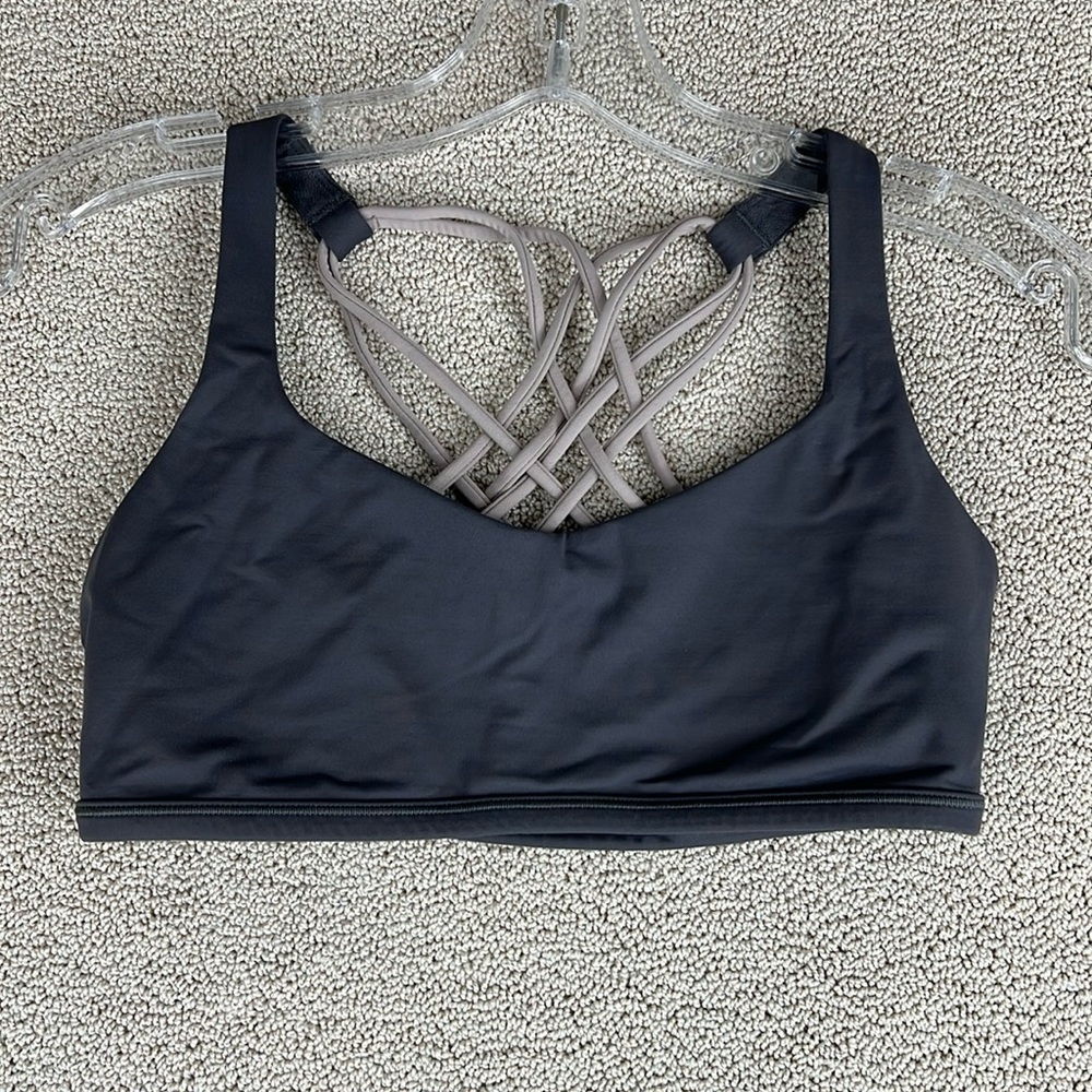 Lululemon Free to Be Sports Bra Womens 6 Dark Gray Strappy Back Workout